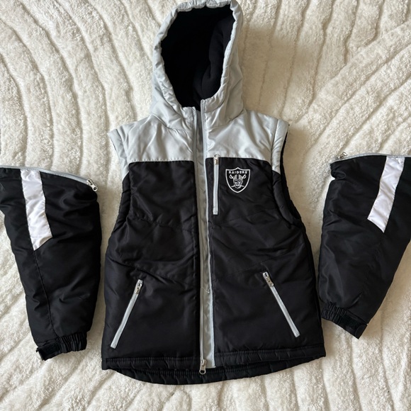 Kids NFL Raiders Jacket with removable sleeves. Turns into a Vest - Picture 7 of 7